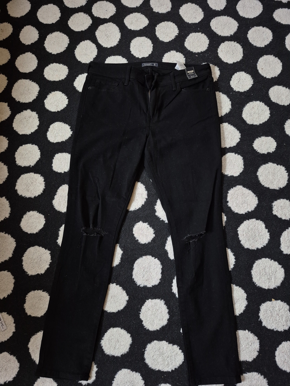 Abercrombie & Fitch Black Skinny Jeans with Knee Rips Nwt 28